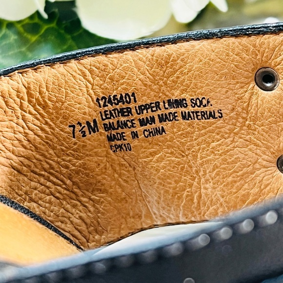 Sofft Strappy Sandal with Heel, Leather, Color Black, Size 7.5 - Picture 7 of 7